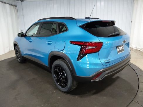 New 2026 Chevrolet Trax LT w/ Sunroof Package FWD image 6