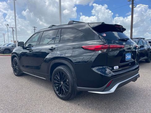 Used 2023 Toyota Highlander XSE FWD image 5
