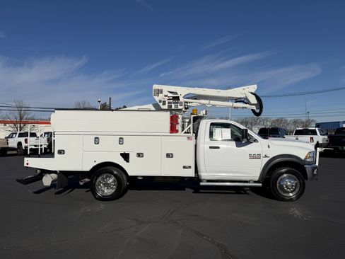 Used 2018 RAM 5500 Tradesman w/ Power & Remote Entry Group image 3