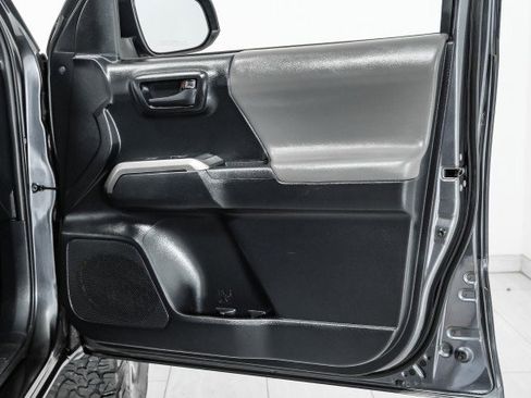 Used 2021 Toyota Tacoma SR5 image 38