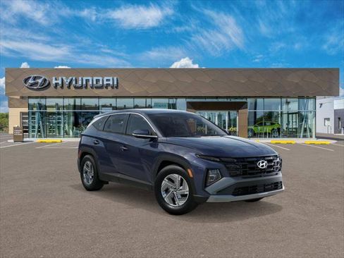 New 2026 Hyundai Tucson Blue SE image 2