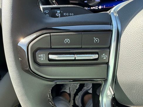New 2026 Chevrolet Colorado ZR2 w/ Technology Package AWD/4WD image 20