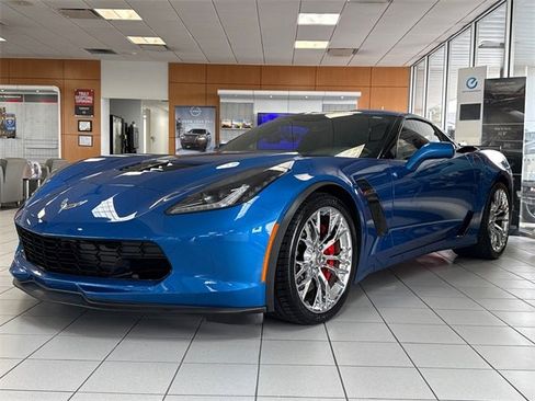 Used 2015 Chevrolet Corvette Z06 w/ 3LZ Preferred Equipment Group image 5