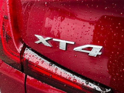 Used 2020 Cadillac XT4 Premium Luxury FWD image 8