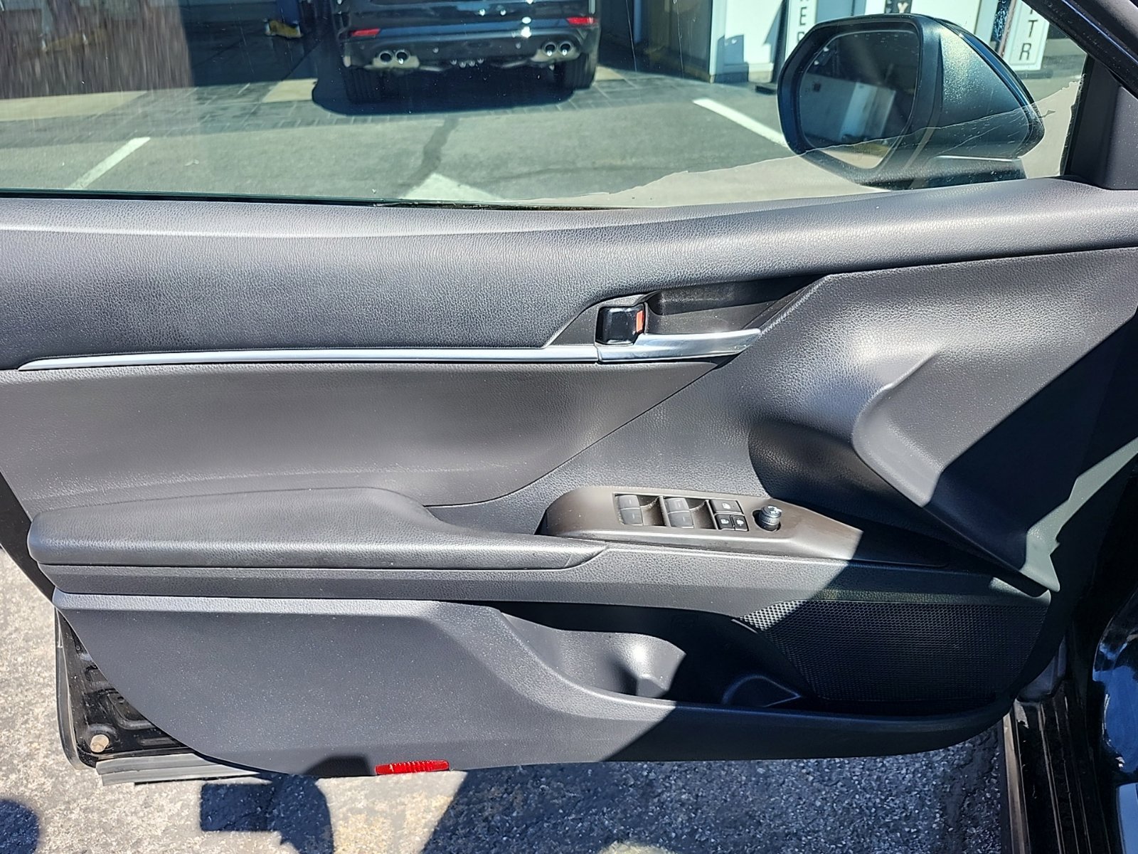 Used 2023 Toyota Camry SE w/ Audio Upgrade Package FWD image 8