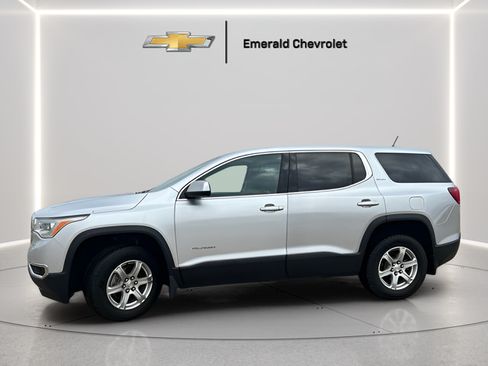 Used 2017 GMC Acadia SLE FWD image 3
