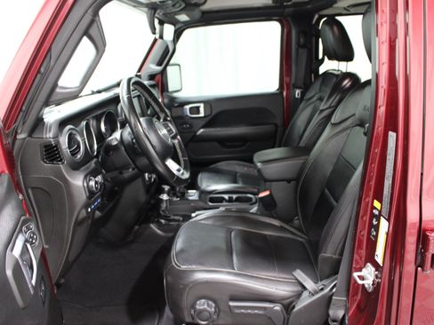 Used 2022 Jeep Wrangler Unlimited Sahara AWD/4WD image 3