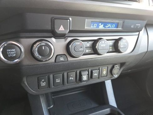 Used 2021 Toyota Tacoma TRD Sport w/ Technology Package AWD/4WD image 16