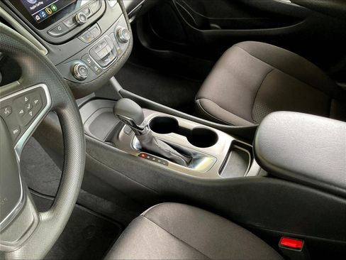 Used 2022 Chevrolet Malibu LS FWD image 17