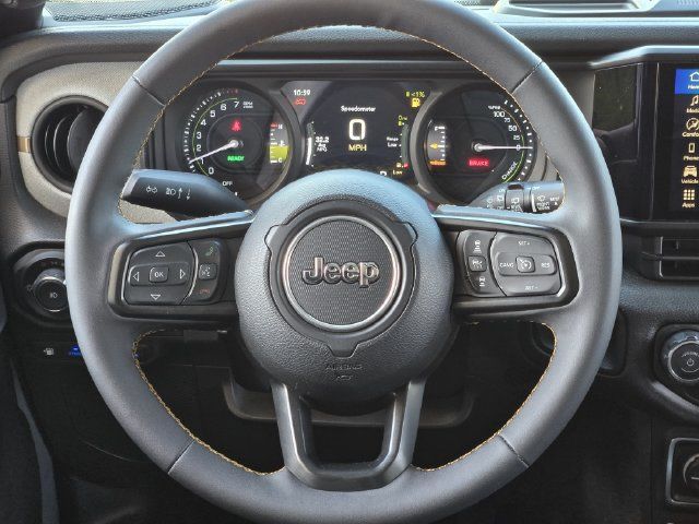 Used 2024 Jeep Wrangler Unlimited AWD/4WD image 30
