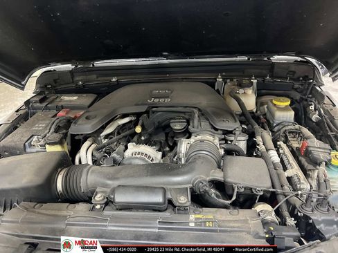 Used 2018 Jeep Wrangler Unlimited Sahara image 11