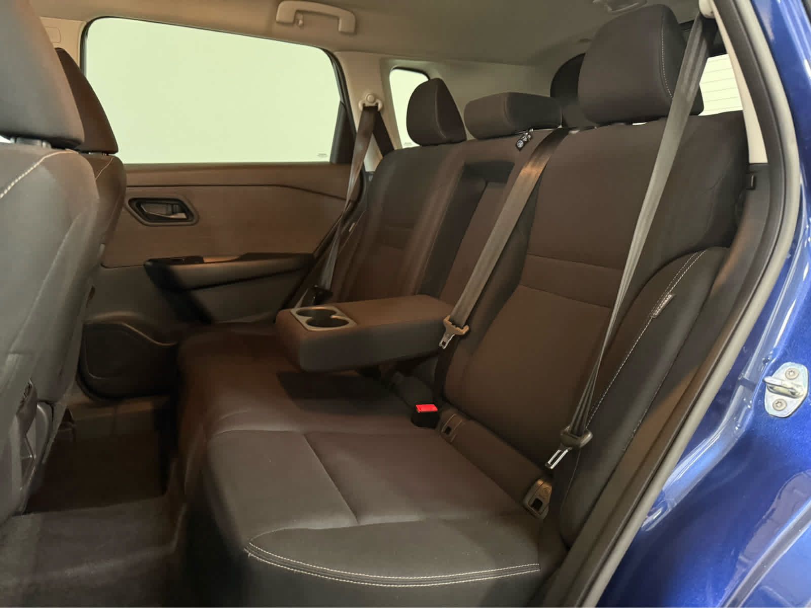 Used 2023 Nissan Rogue S AWD/4WD image 14