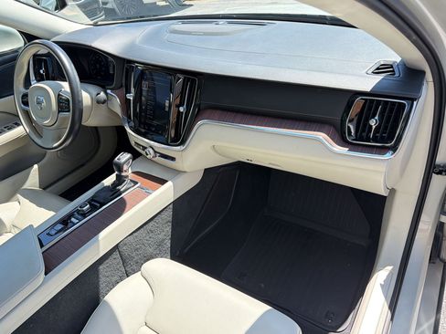 Used 2019 Volvo S60 T5 Inscription image 31