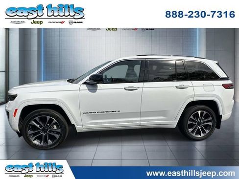 Certified 2022 Jeep Grand Cherokee Overland w/ Adv Protech Group III AWD/4WD image 6