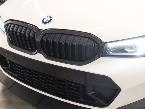Used 2023 BMW 330i Sedan w/ M Sport Package RWD image 10