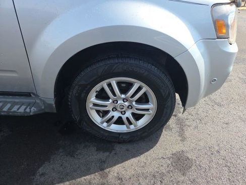 Used 2010 Mercury Mariner Premier image 2