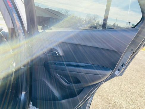 Used 2016 Chevrolet Trax LT w/ LT Sun and Sound Package image 13