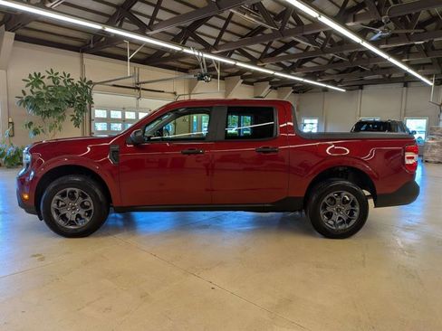 Used 2025 Ford Maverick XLT w/ Equipment Group 302A AWD/4WD image 9