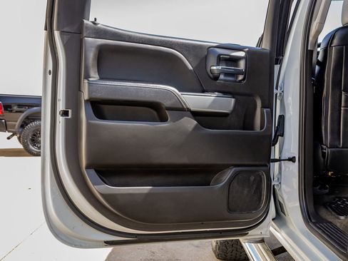 Used 2018 Chevrolet Silverado 1500 LT w/ All Star Edition image 35