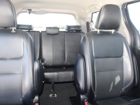 Used 2019 Toyota Sienna SE w/ SE Preferred Package AWD/4WD image 22