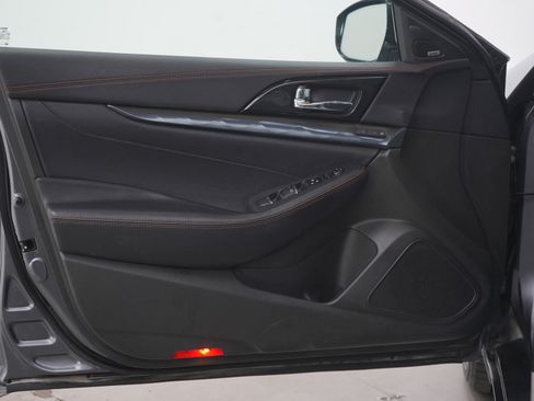 Used 2021 Nissan Maxima SR w/ Sport Mat Group image 18