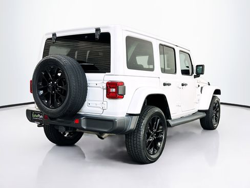 Used 2021 Jeep Wrangler Sahara image 9