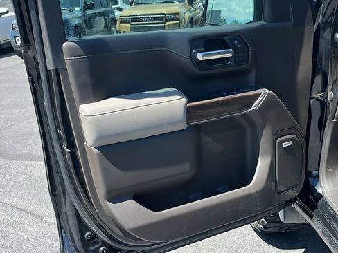 Used 2019 GMC Sierra 1500 SLT w/ SLT Premium Plus Package AWD/4WD image 9