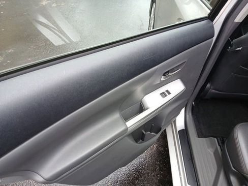 Used 2012 Toyota Prius V Three image 17