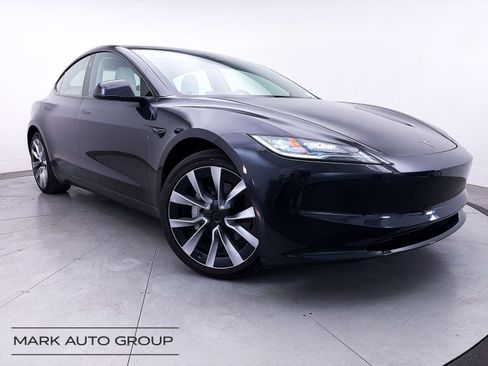 Used 2024 Tesla Model 3 Standard Range RWD image 1
