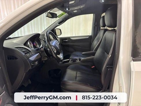 Used 2017 Dodge Grand Caravan GT FWD image 9