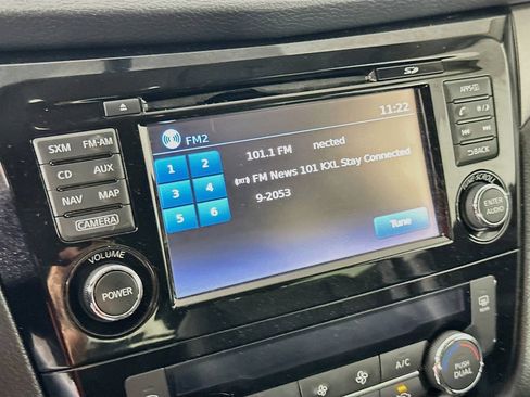 Used 2016 Nissan Rogue SV w/ SV Premium Package AWD/4WD image 16