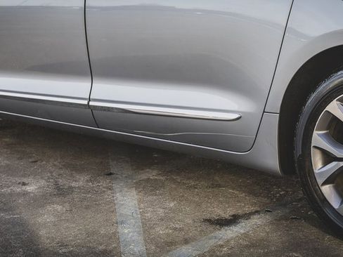 Used 2020 Chrysler Pacifica Limited image 23