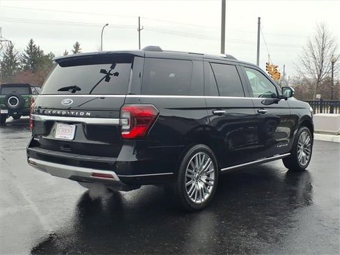 Certified 2024 Ford Expedition Platinum image 6