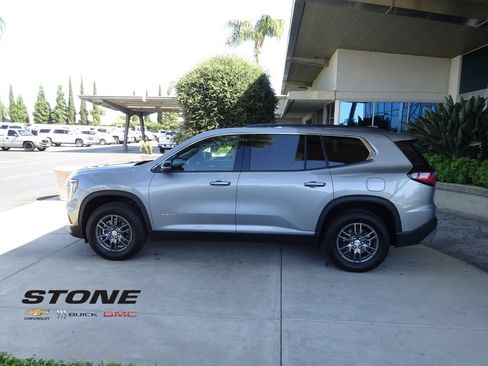Certified 2025 GMC Acadia Elevation FWD image 4