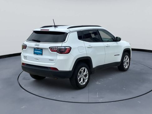 Used 2024 Jeep Compass Latitude AWD/4WD image 6