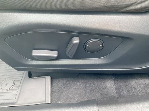 Used 2023 Ford Explorer XLT w/ Class IV Trailer Tow Package image 11