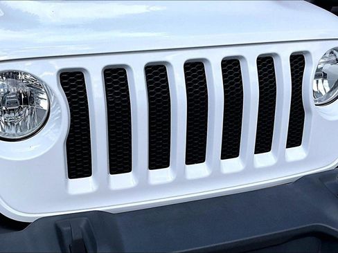 Used 2023 Jeep Wrangler Sport S image 29