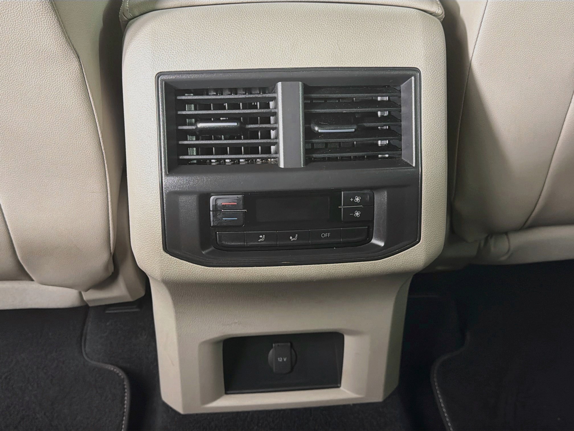 Used 2023 Volkswagen Atlas SE FWD image 27