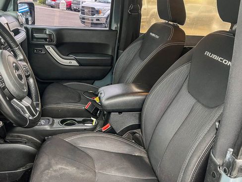 Used 2015 Jeep Wrangler Rubicon w/ Power Convenience Group image 10