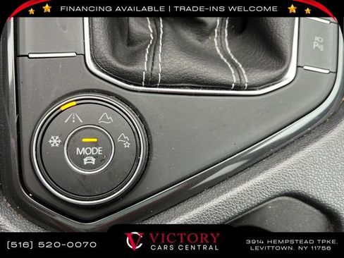 Used 2022 Volkswagen Tiguan SEL R-Line image 36