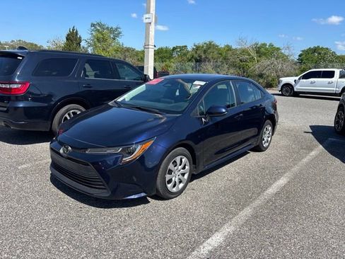 Used 2023 Toyota Corolla LE image 6