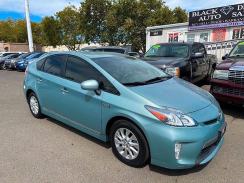 Used 2014 Toyota Prius Prime Plug-In Hybrid FWD image 3