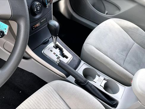 Used 2010 Toyota Corolla LE image 17