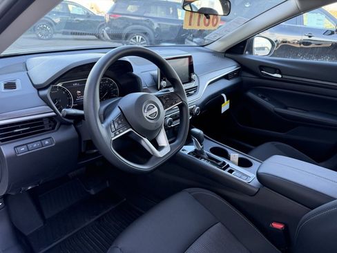 New 2025 Nissan Altima 2.5 SV image 15