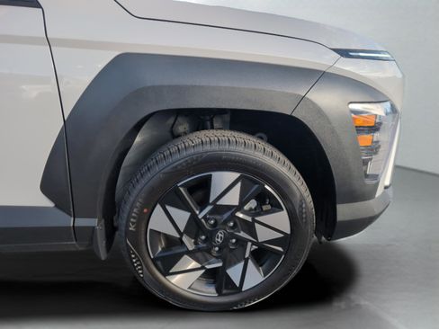 Used 2025 Hyundai Kona SEL image 13