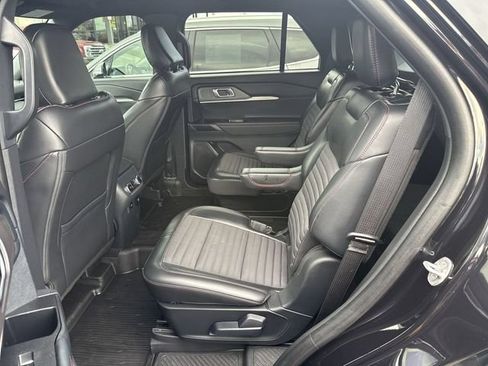 Used 2025 Ford Explorer ST-Line w/ ST-Line Street Pack AWD/4WD image 23