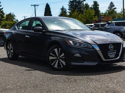 Used 2022 Nissan Altima 2.5 SV