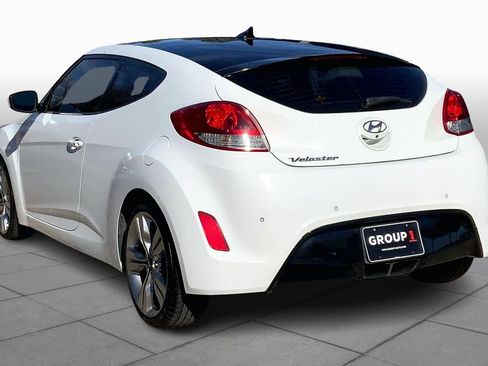 Used 2013 Hyundai Veloster w/ Style Pkg image 11