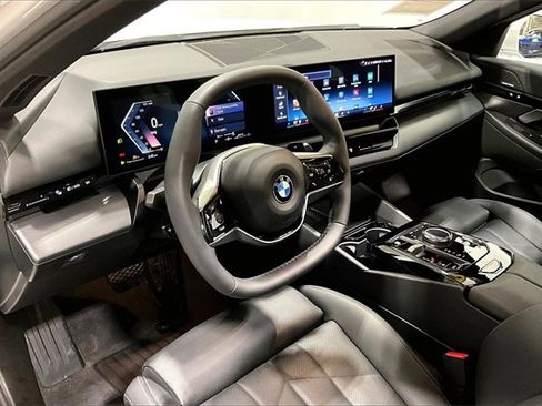 Used 2024 BMW 530i xDrive w/ Convenience Package image 12