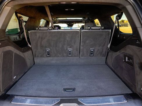 Used 2023 Cadillac Escalade ESV V image 25